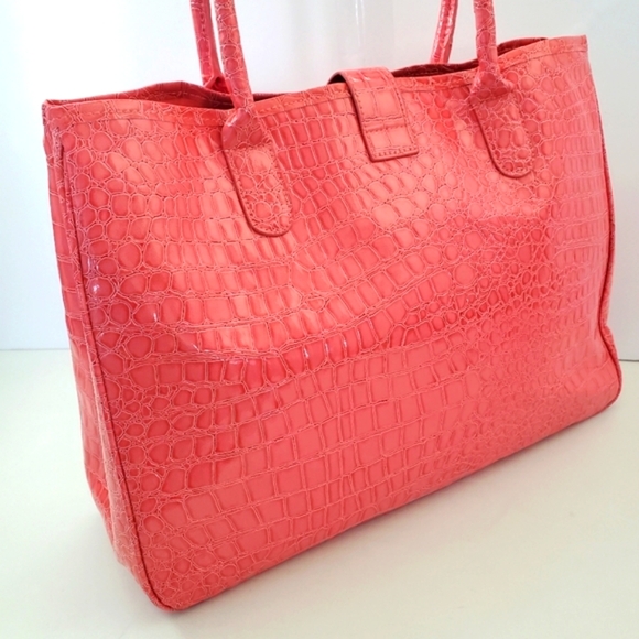 Women Large Pink Croccodile Print Tote - Picture 4 of 11